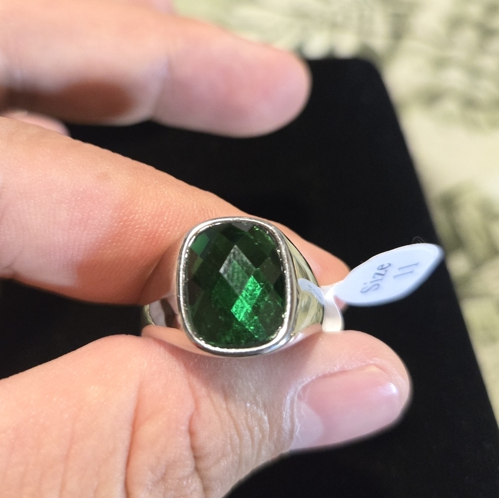 Stainless Steel Ring With Green Stone Size 11 - Picture 2 of 3